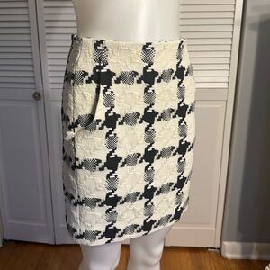 Uterque Black and Cream Houndstooth Mini Skirt